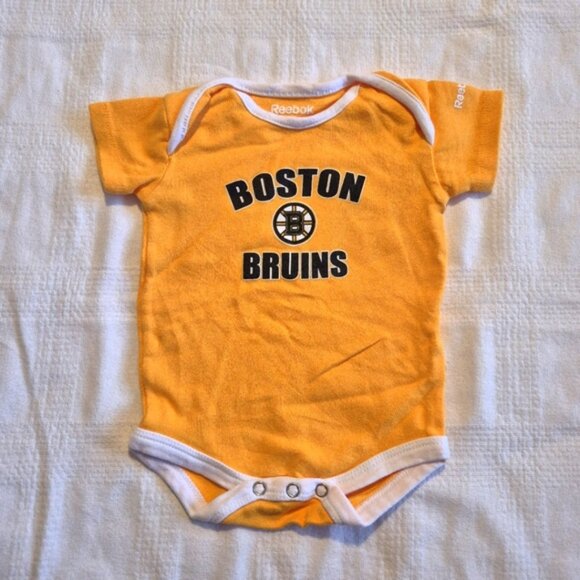 Boston Bruins baby bodysuit bundle 0-3 month, long sleeve top 6m VGUC - Picture 3 of 11